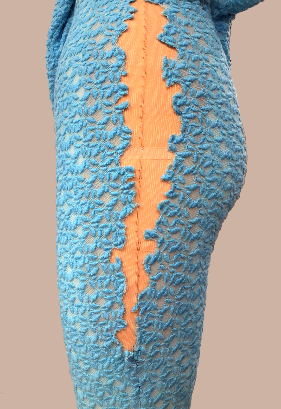 Side view of leg.